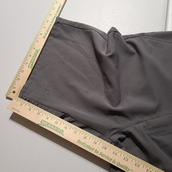 Travis Mathew Golf Shorts Men's 32 Striped 10" Inseam Gray - Picture 6 of 7